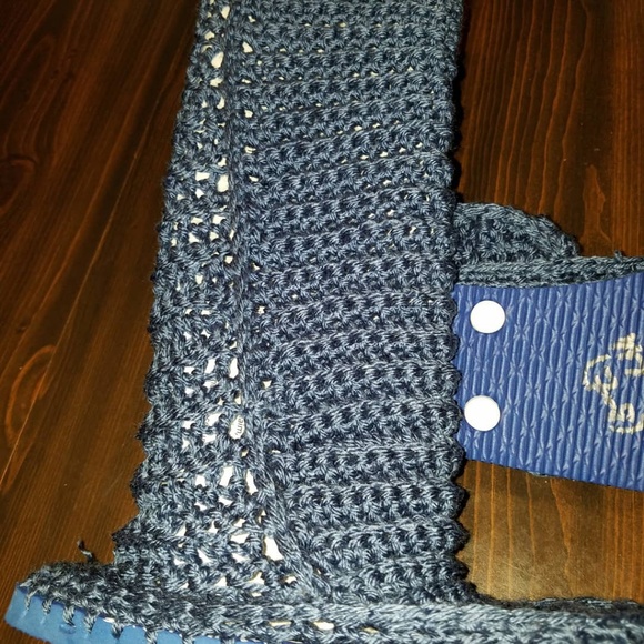 Hand crocheted mucklucs with flipflop bottoms - Picture 2 of 3